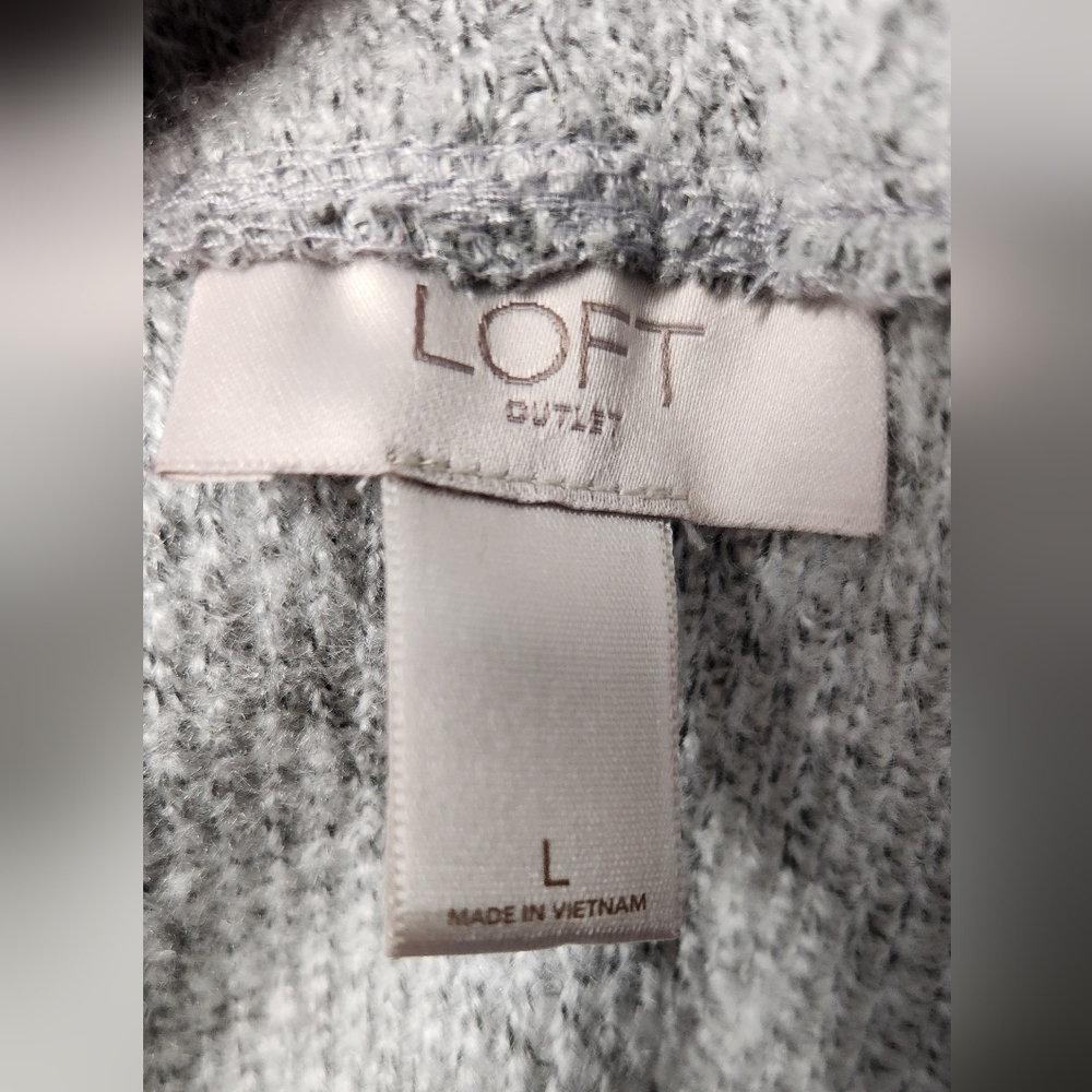 (SOLD) Ann Taylor Loft Sweater - Picture 7 of 7